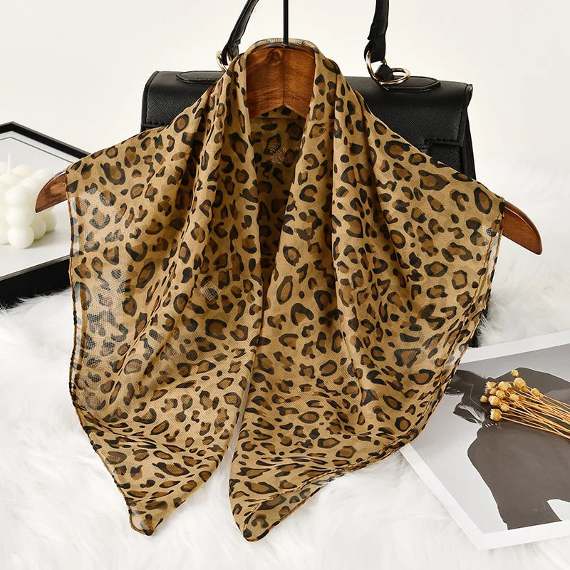 Serava – Leo-Halstuch für stilvolle Akzente